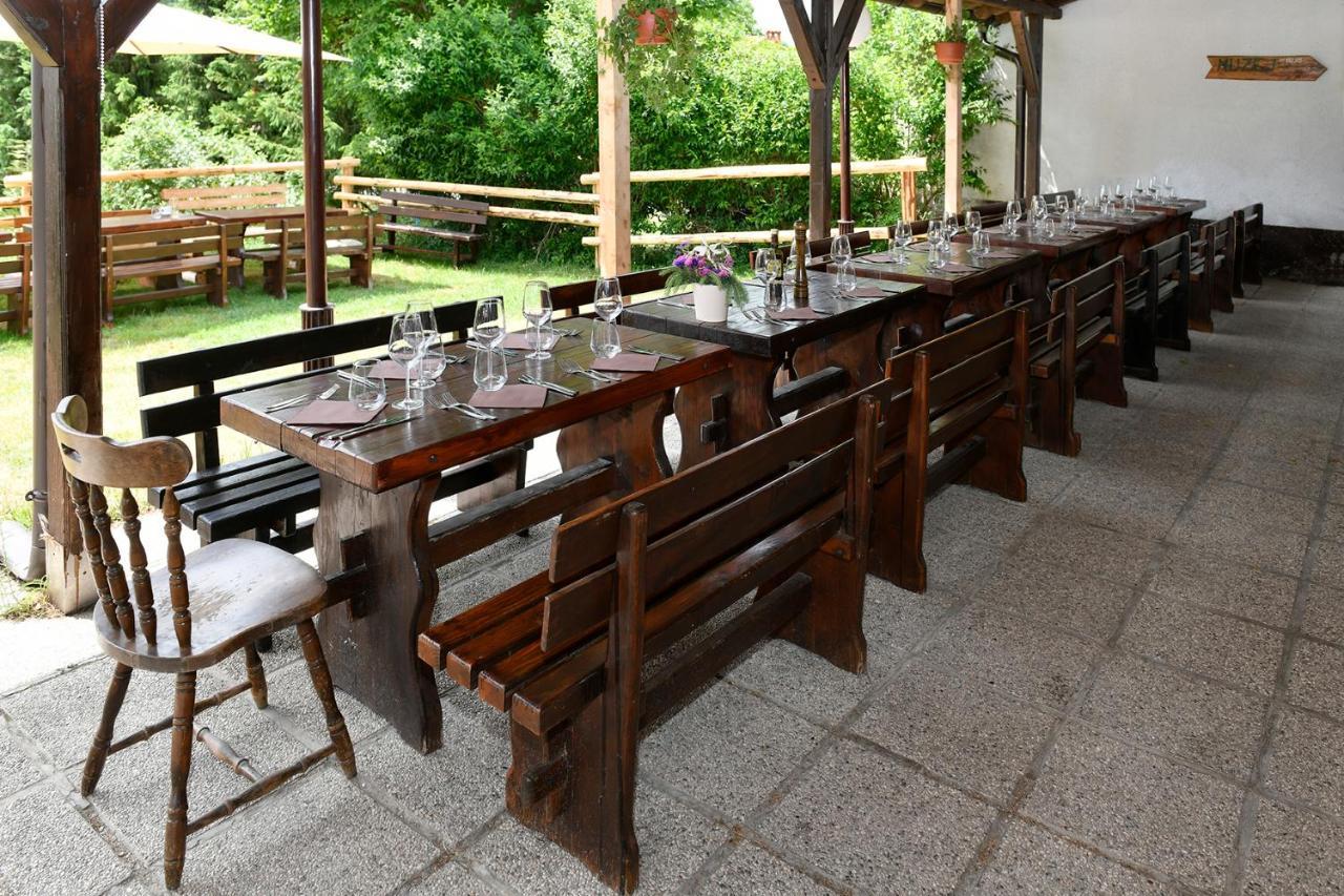 Gostilna Lokve Bed and Breakfast Buitenkant foto