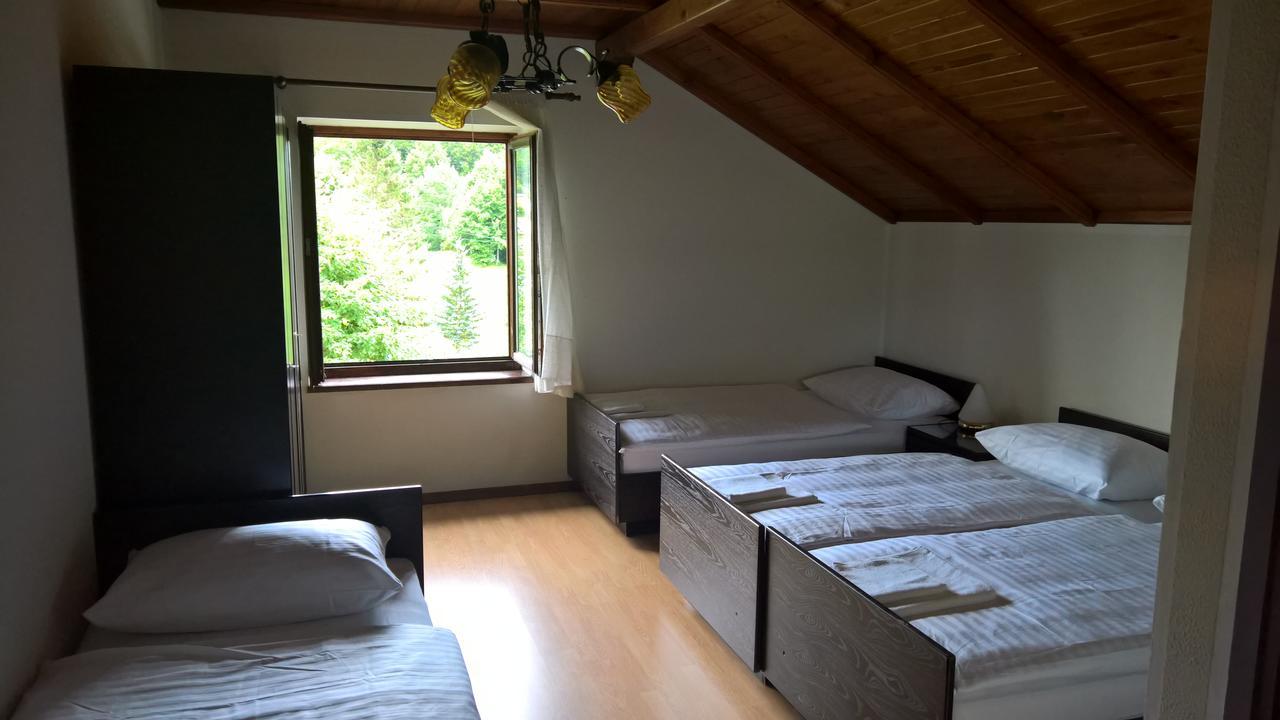 Gostilna Lokve Bed and Breakfast Buitenkant foto