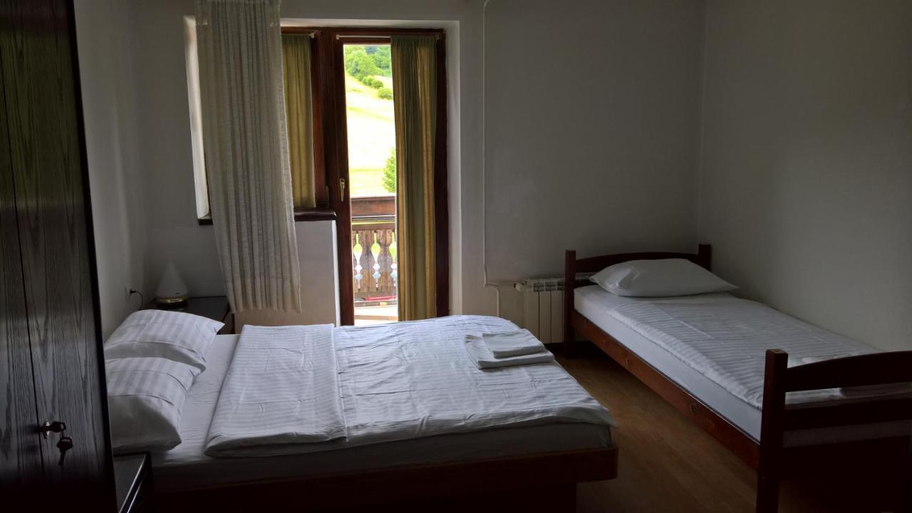 Gostilna Lokve Bed and Breakfast Buitenkant foto