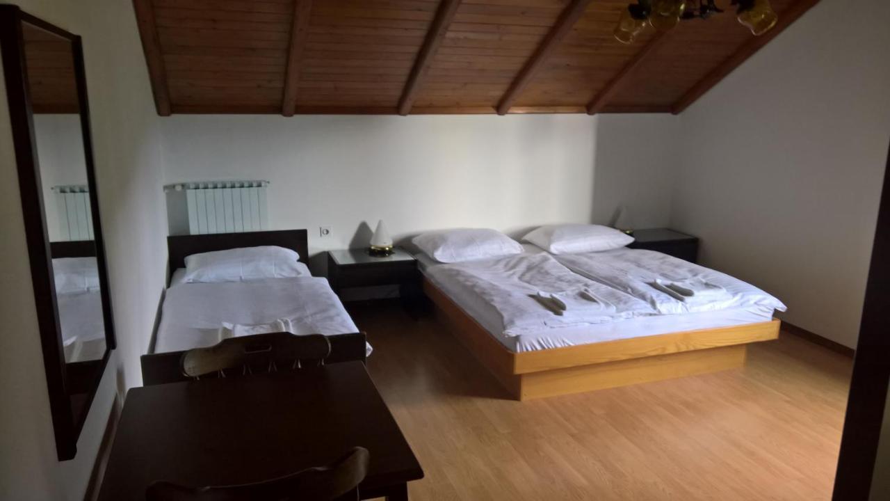 Gostilna Lokve Bed and Breakfast Buitenkant foto