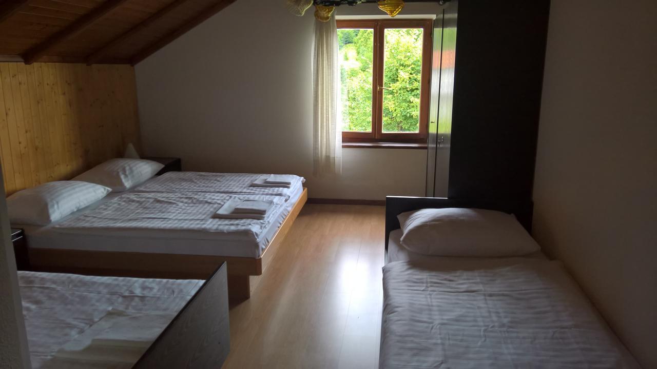 Gostilna Lokve Bed and Breakfast Buitenkant foto