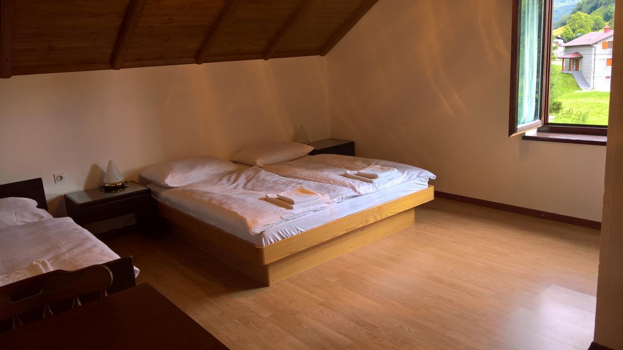 Gostilna Lokve Bed and Breakfast Buitenkant foto